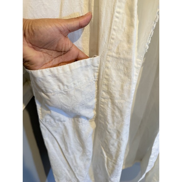 Victoria's Secret Cream Robe - Picture 4 of 9